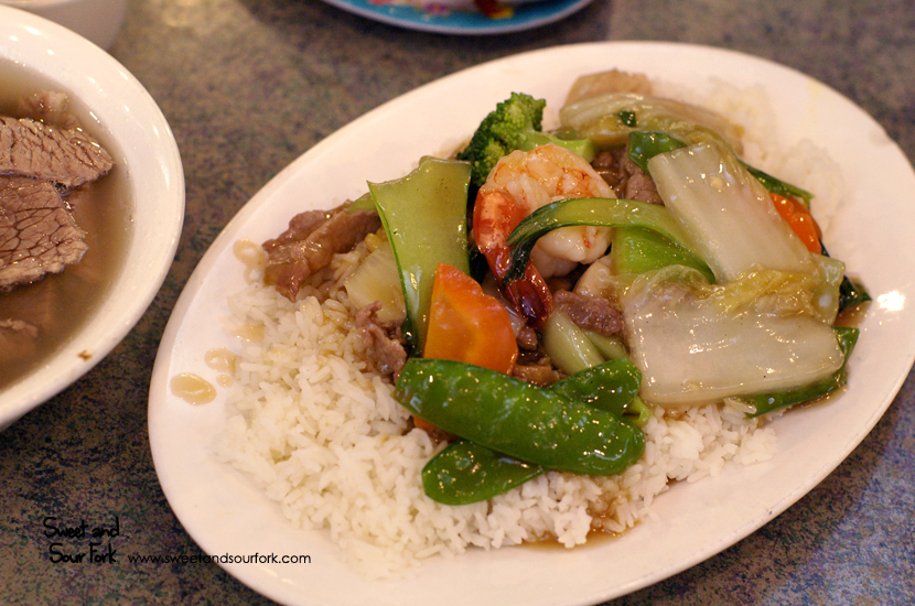 Braised Combination with Vegetables on Rice ($12.5)